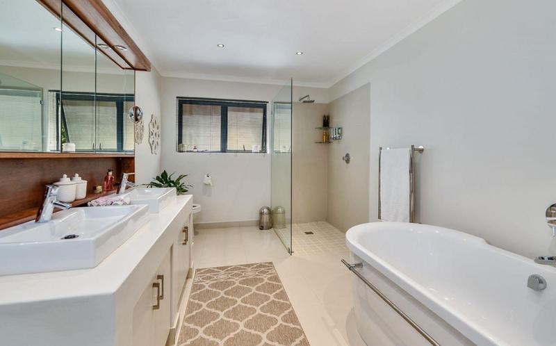 5 Bedroom Property for Sale in Hout Bay Western Cape